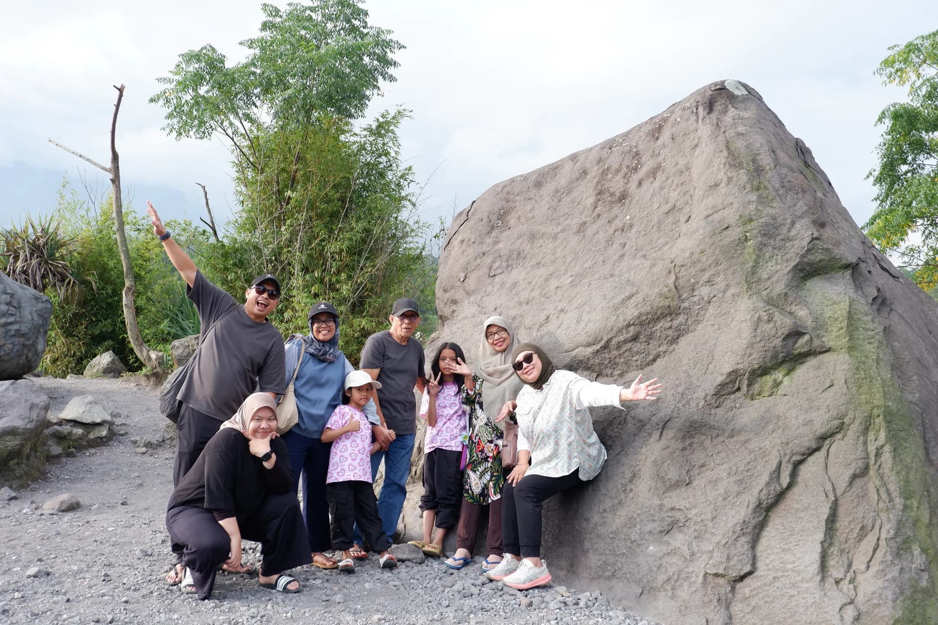 Panduan Berburu Golden Sunrise Terbaik di Penanjakan 1 Bromo